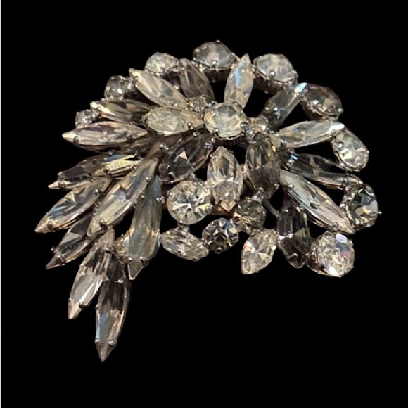 Vintage Crystal Brooch - Picture 9 of 9